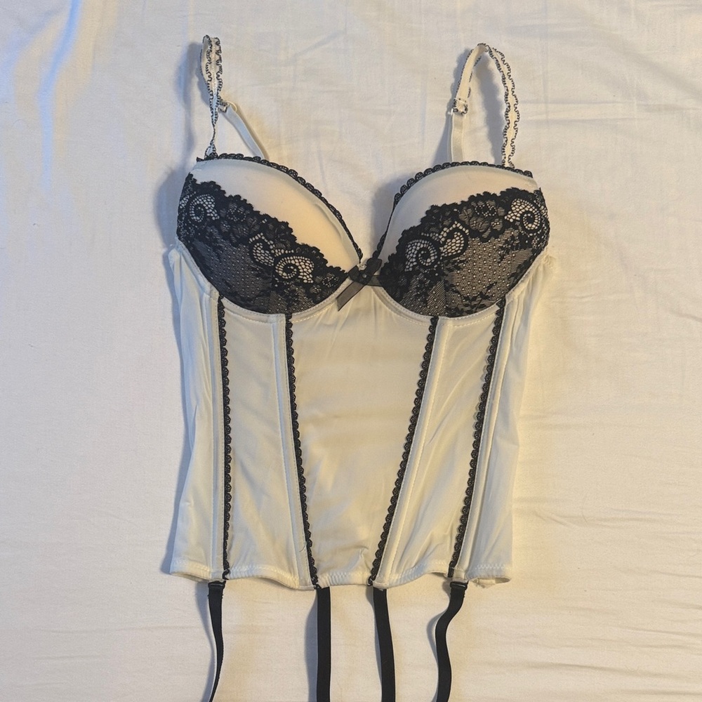 Elegant Black and Cream Lace Bustier